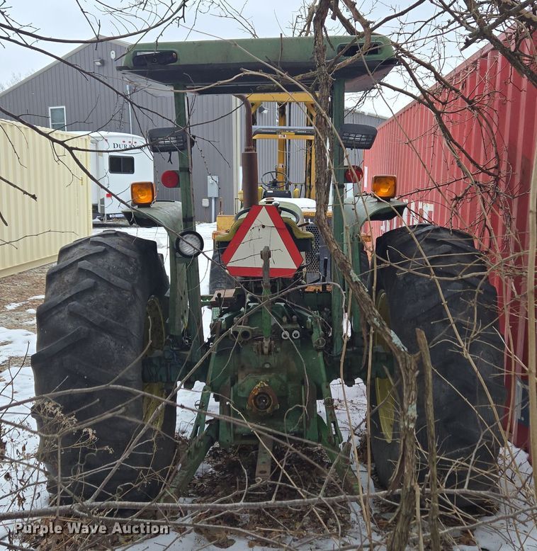 image for item DH9774 1976 John Deere 2640 tractor