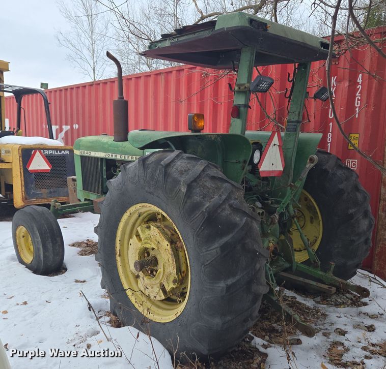 image for item DH9774 1976 John Deere 2640 tractor