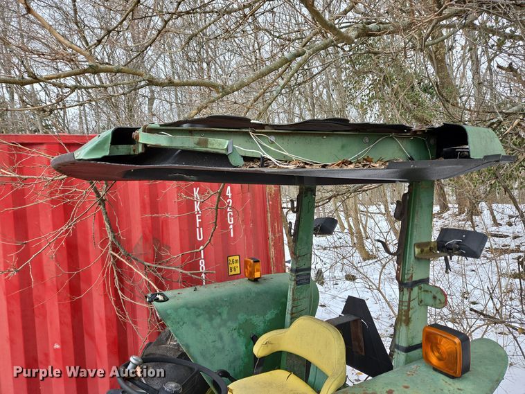 image for item DH9774 1976 John Deere 2640 tractor