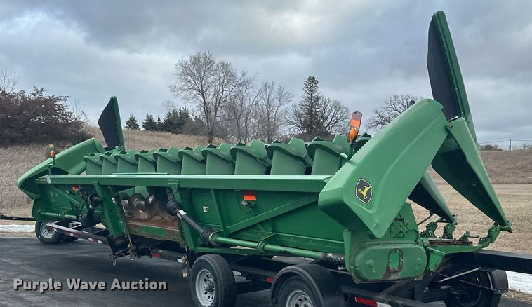 image for item DN0963 John Deere 1293 corn head
