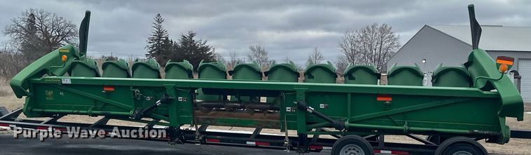 image for item DN0963 John Deere 1293 corn head