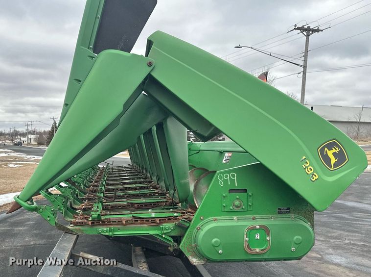 image for item DN0963 John Deere 1293 corn head