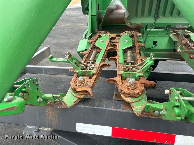 image for item DN0963 John Deere 1293 corn head