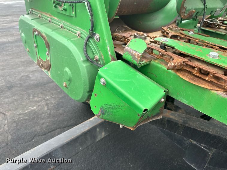 image for item DN0963 John Deere 1293 corn head