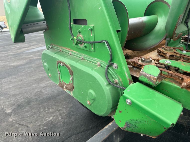 image for item DN0963 John Deere 1293 corn head