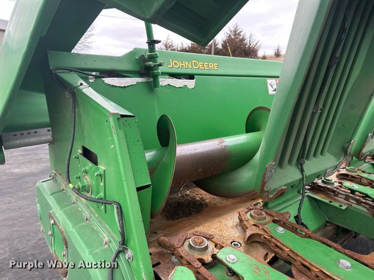 image for item DN0963 John Deere 1293 corn head