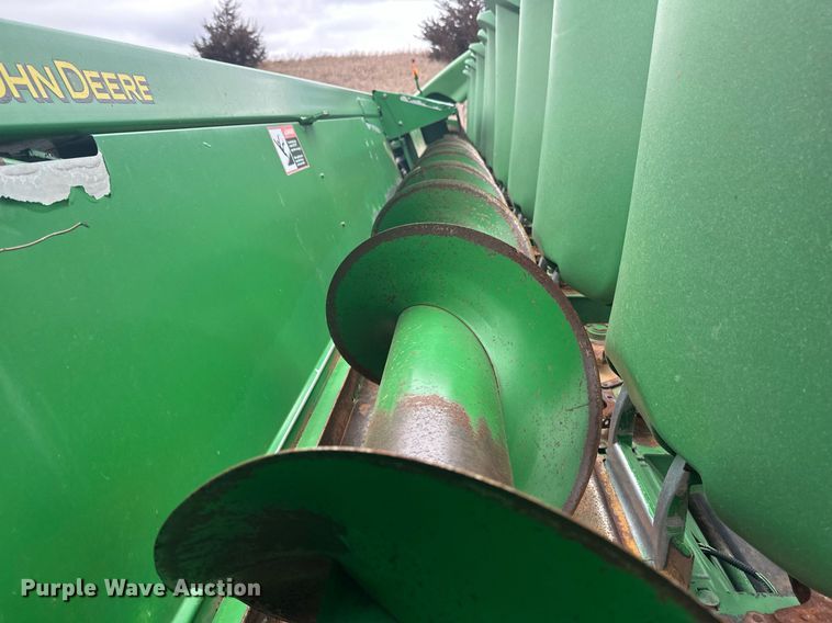 image for item DN0963 John Deere 1293 corn head