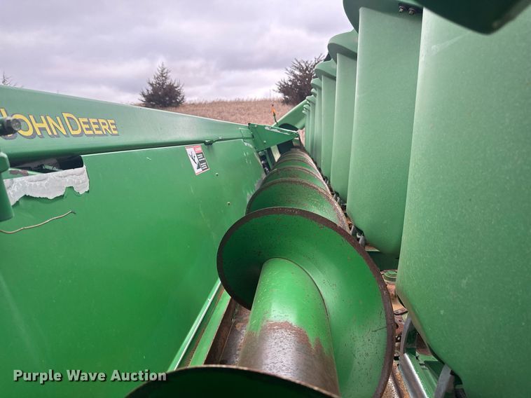 image for item DN0963 John Deere 1293 corn head