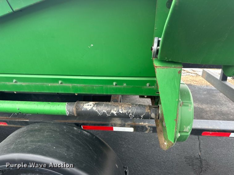 image for item DN0963 John Deere 1293 corn head