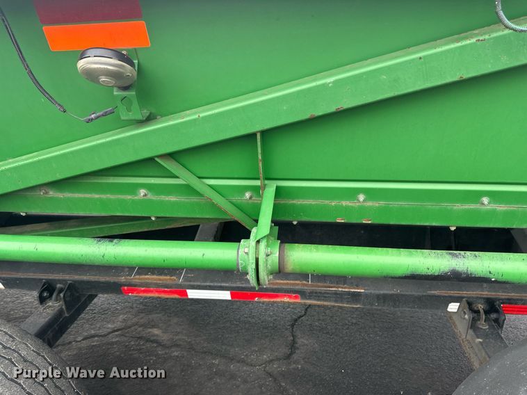 image for item DN0963 John Deere 1293 corn head