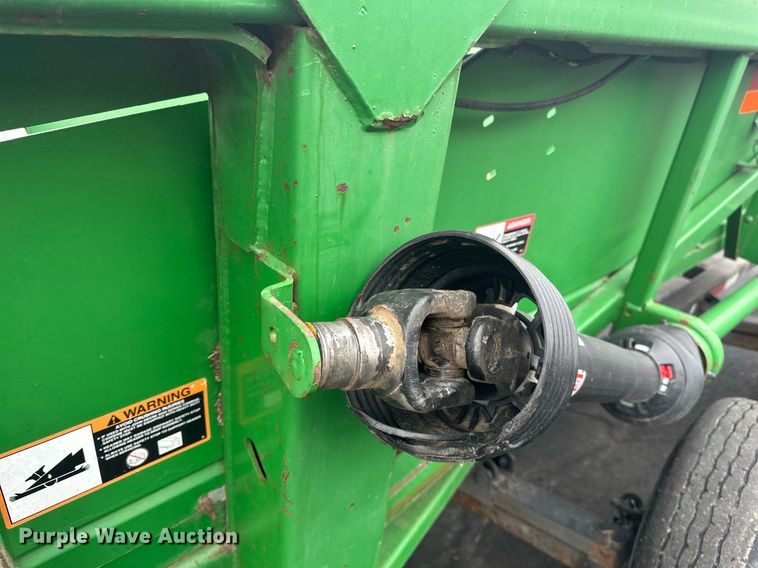 image for item DN0963 John Deere 1293 corn head