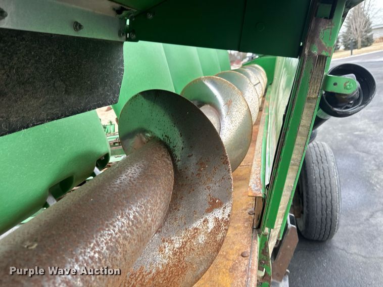 image for item DN0963 John Deere 1293 corn head