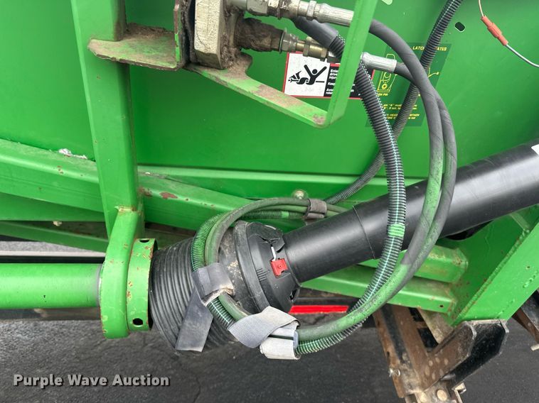 image for item DN0963 John Deere 1293 corn head