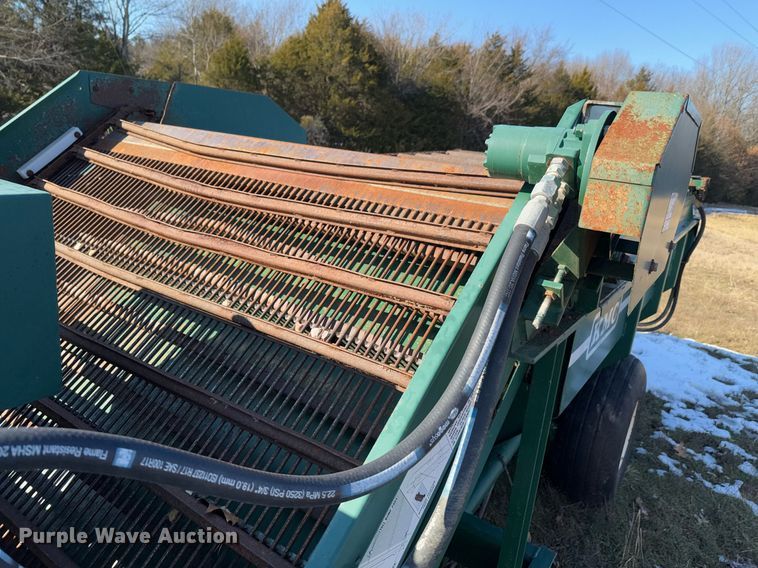 image for item DO0234 KMC 4260D poultry house cleanout machine