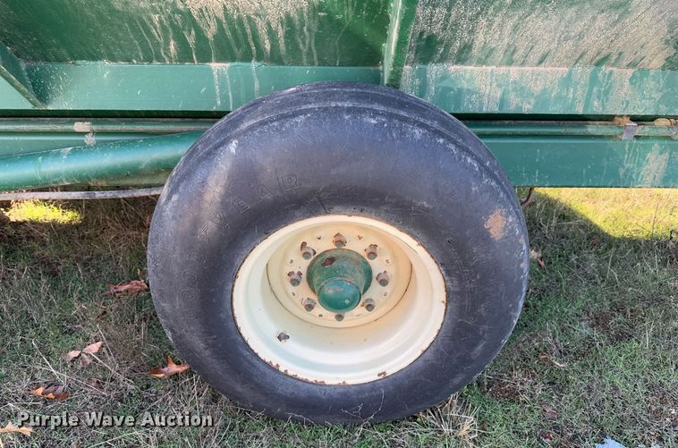 image for item DO0234 KMC 4260D poultry house cleanout machine