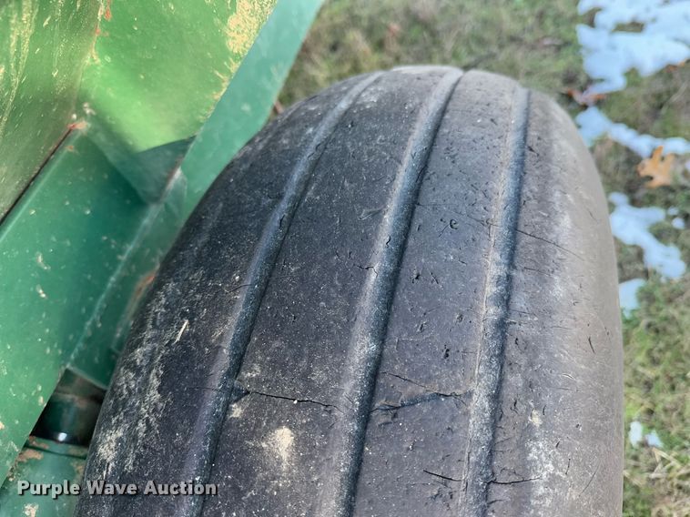 image for item DO0234 KMC 4260D poultry house cleanout machine