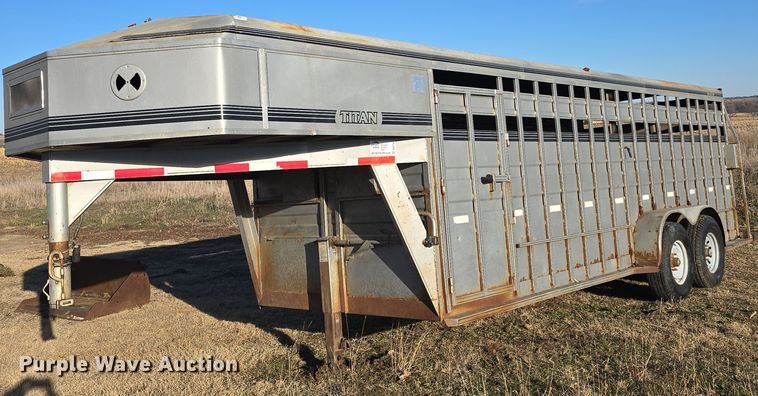 image for item DO7718 1991 Titan livestock trailer