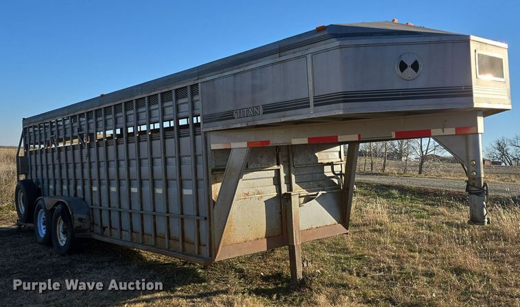 image for item DO7718 1991 Titan livestock trailer