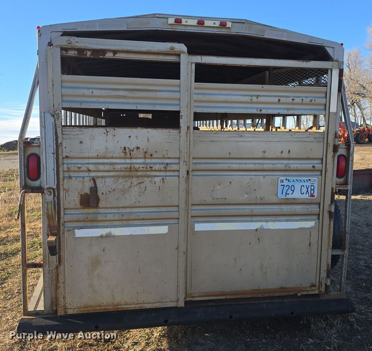 image for item DO7718 1991 Titan livestock trailer