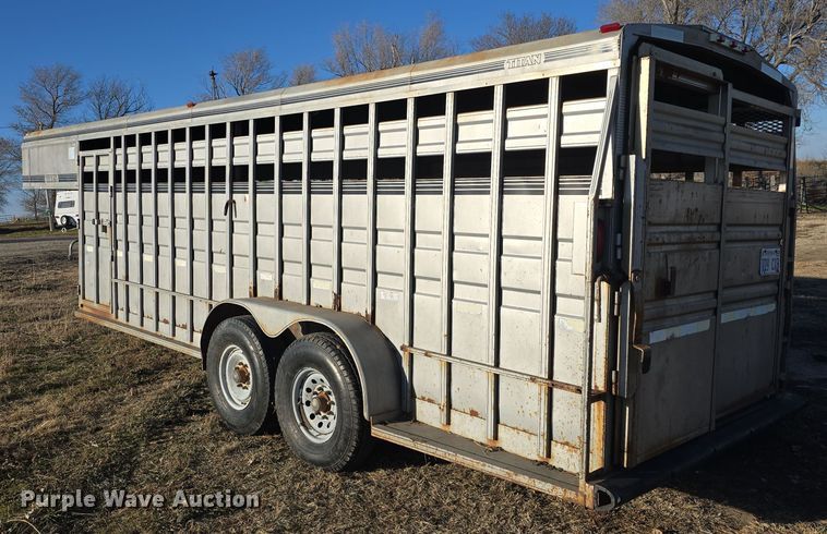 image for item DO7718 1991 Titan livestock trailer