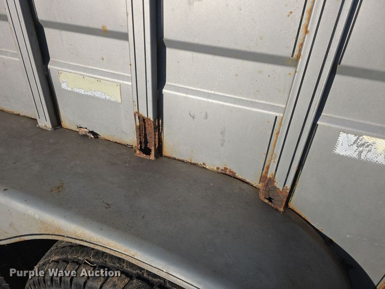 image for item DO7718 1991 Titan livestock trailer