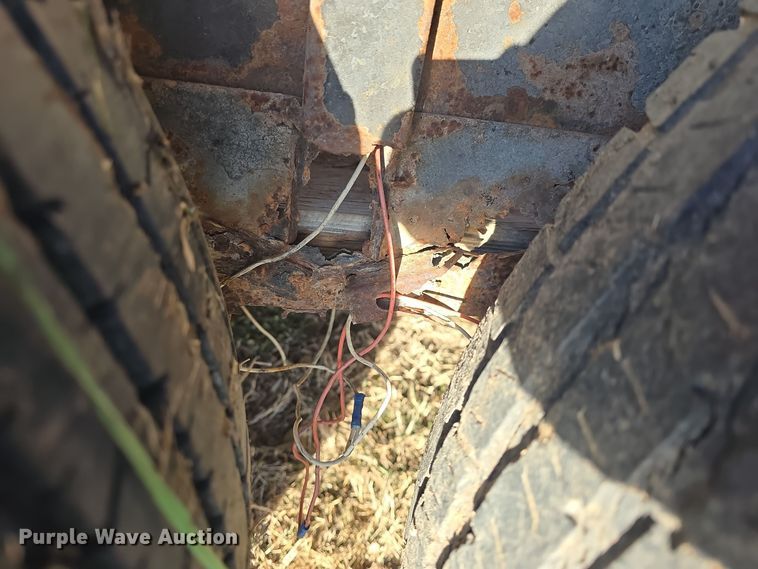 image for item DO7718 1991 Titan livestock trailer