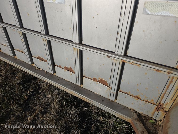 image for item DO7718 1991 Titan livestock trailer