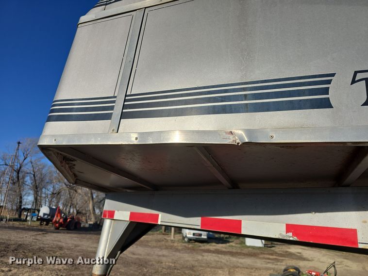image for item DO7718 1991 Titan livestock trailer