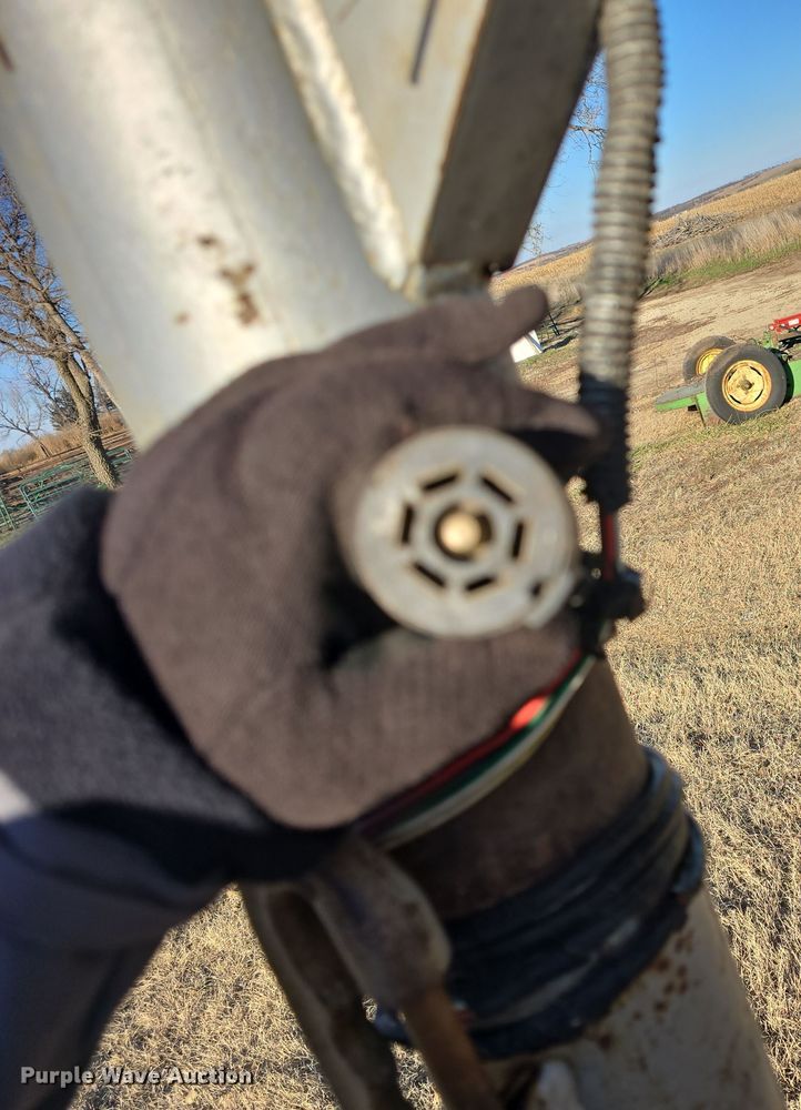 image for item DO7718 1991 Titan livestock trailer