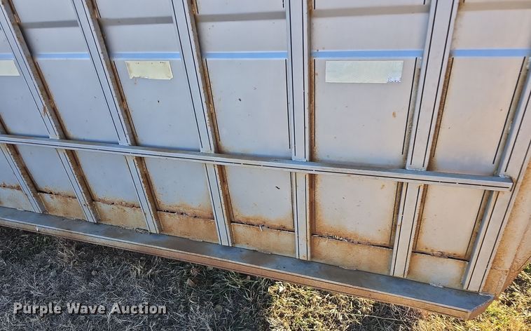 image for item DO7718 1991 Titan livestock trailer