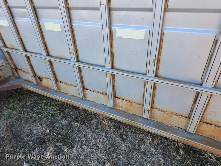 image for item DO7718 1991 Titan livestock trailer