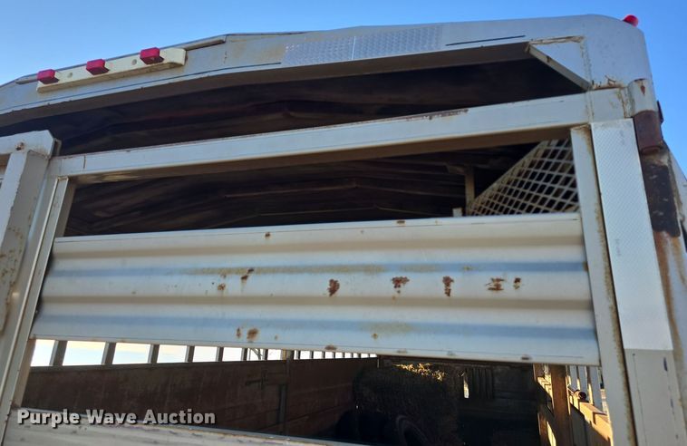 image for item DO7718 1991 Titan livestock trailer