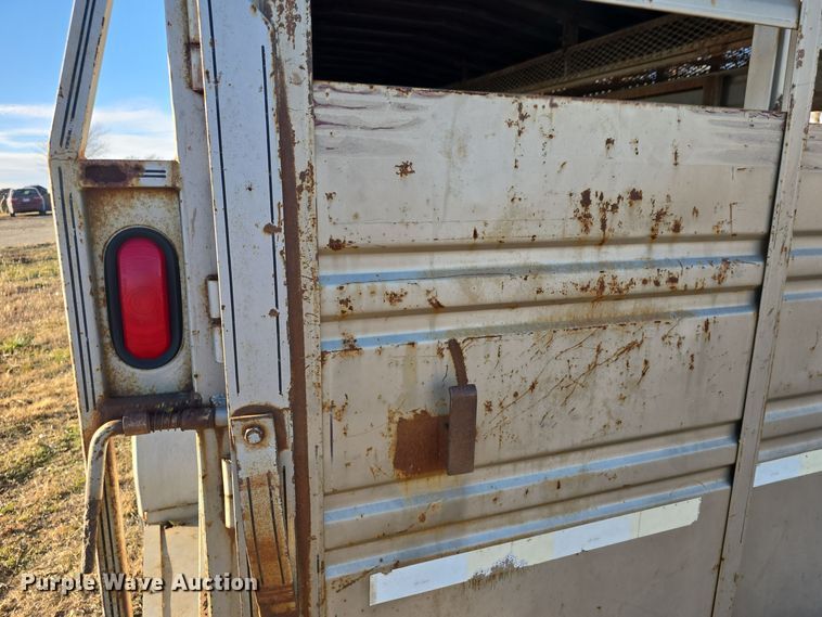 image for item DO7718 1991 Titan livestock trailer