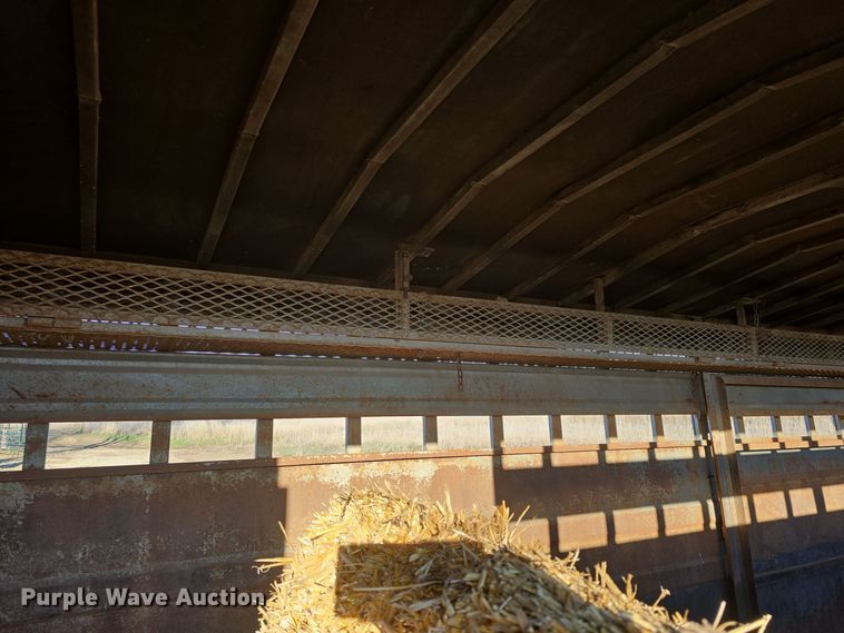 image for item DO7718 1991 Titan livestock trailer