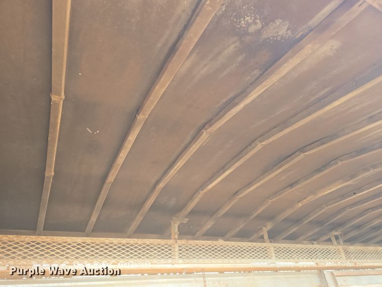 image for item DO7718 1991 Titan livestock trailer