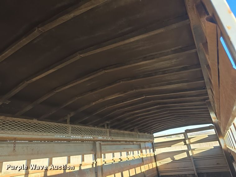 image for item DO7718 1991 Titan livestock trailer