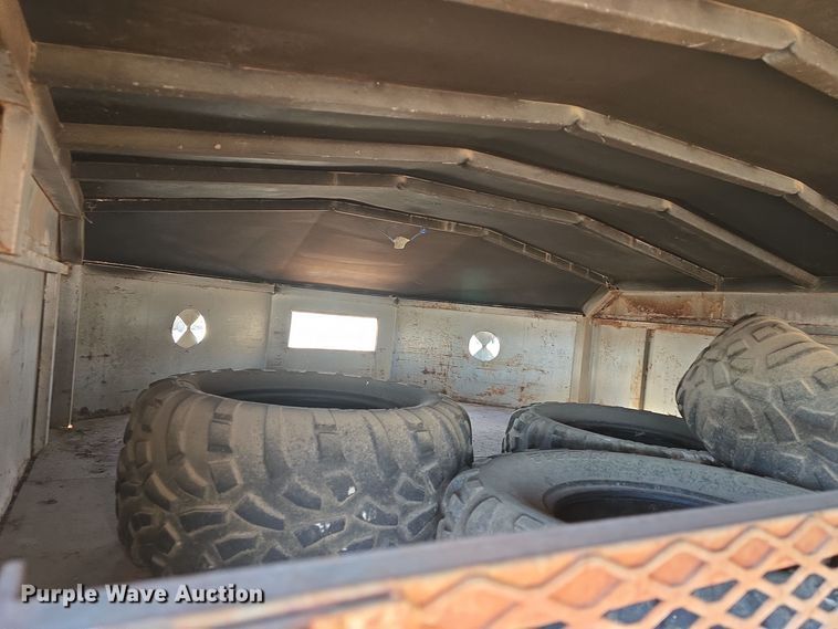 image for item DO7718 1991 Titan livestock trailer