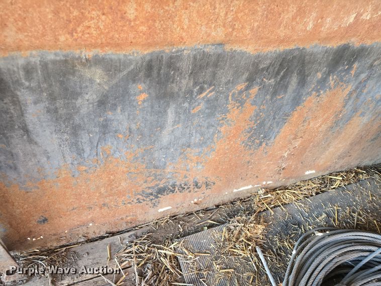 image for item DO7718 1991 Titan livestock trailer