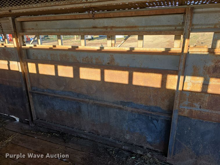 image for item DO7718 1991 Titan livestock trailer