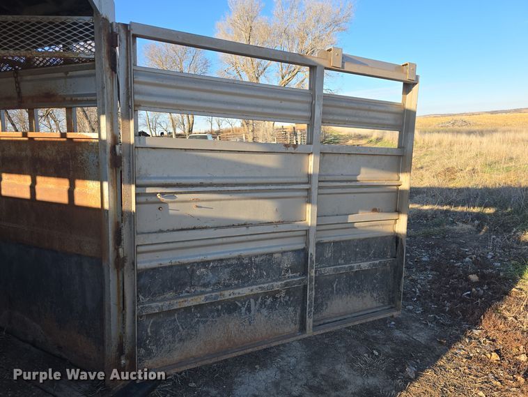 image for item DO7718 1991 Titan livestock trailer