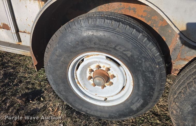 image for item DO7718 1991 Titan livestock trailer