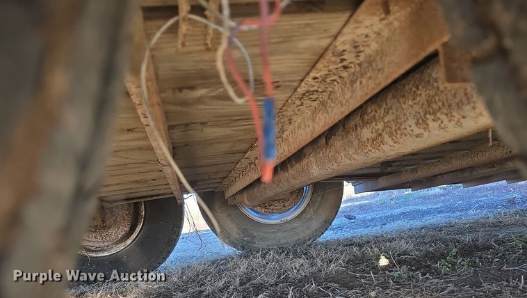 image for item DO7718 1991 Titan livestock trailer