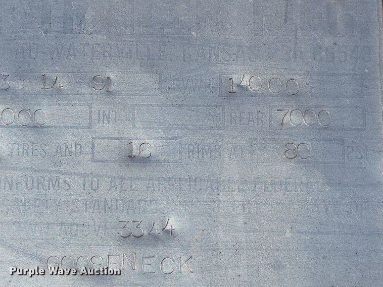 image for item DO7718 1991 Titan livestock trailer