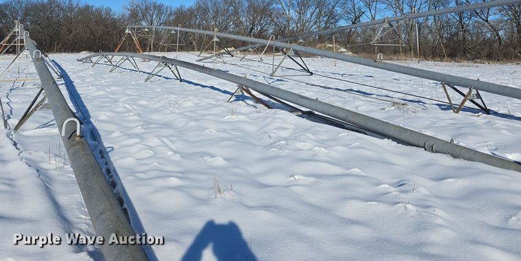 image for item DO7726 Irrigation pivots and pipes