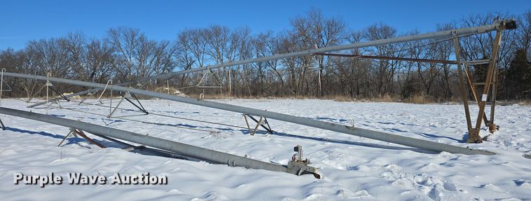 image for item DO7726 Irrigation pivots and pipes