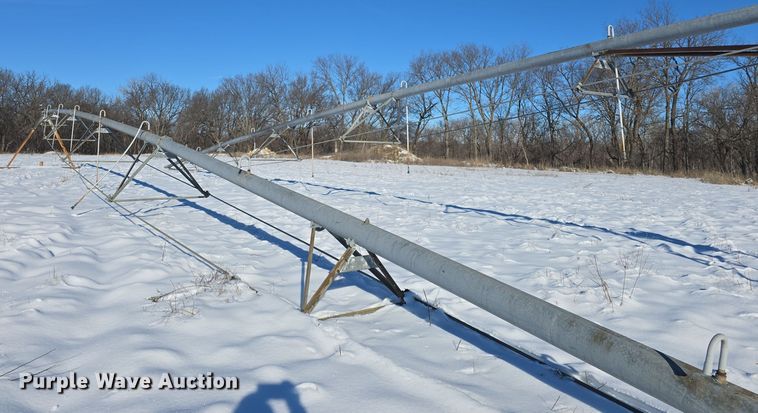 image for item DO7726 Irrigation pivots and pipes