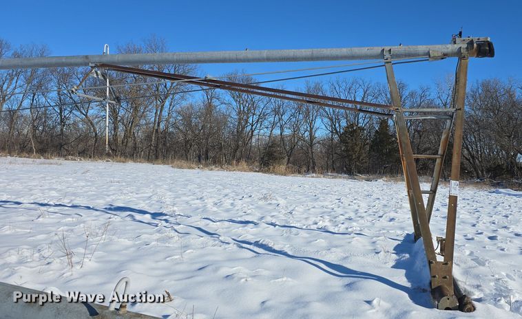 image for item DO7726 Irrigation pivots and pipes