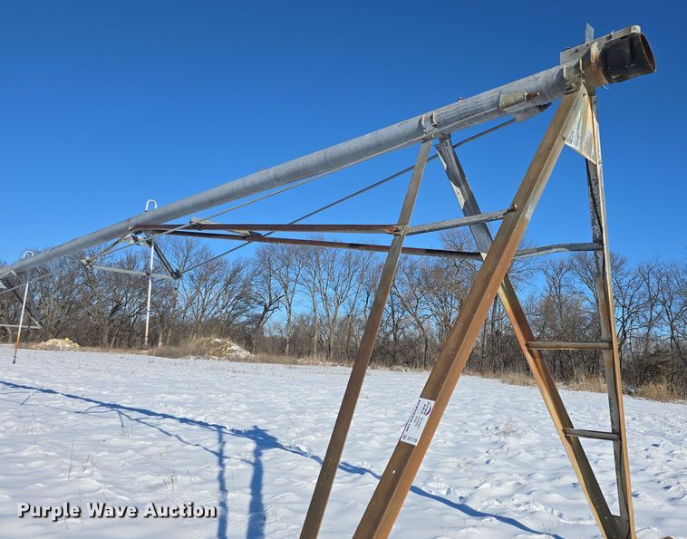 image for item DO7726 Irrigation pivots and pipes