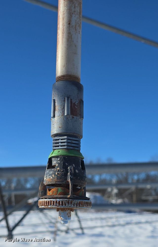 image for item DO7726 Irrigation pivots and pipes