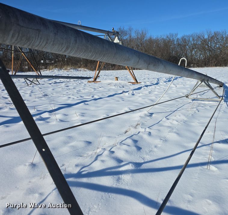 image for item DO7726 Irrigation pivots and pipes